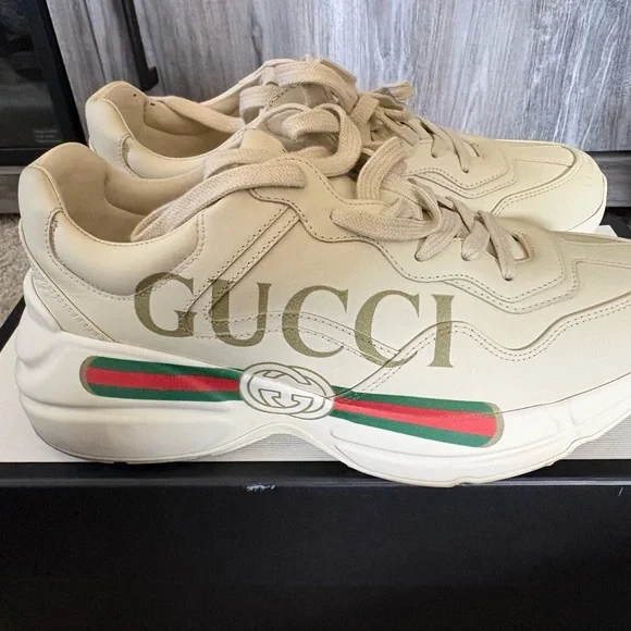 Gucci Cream Sneakers - Picture 2 of 4